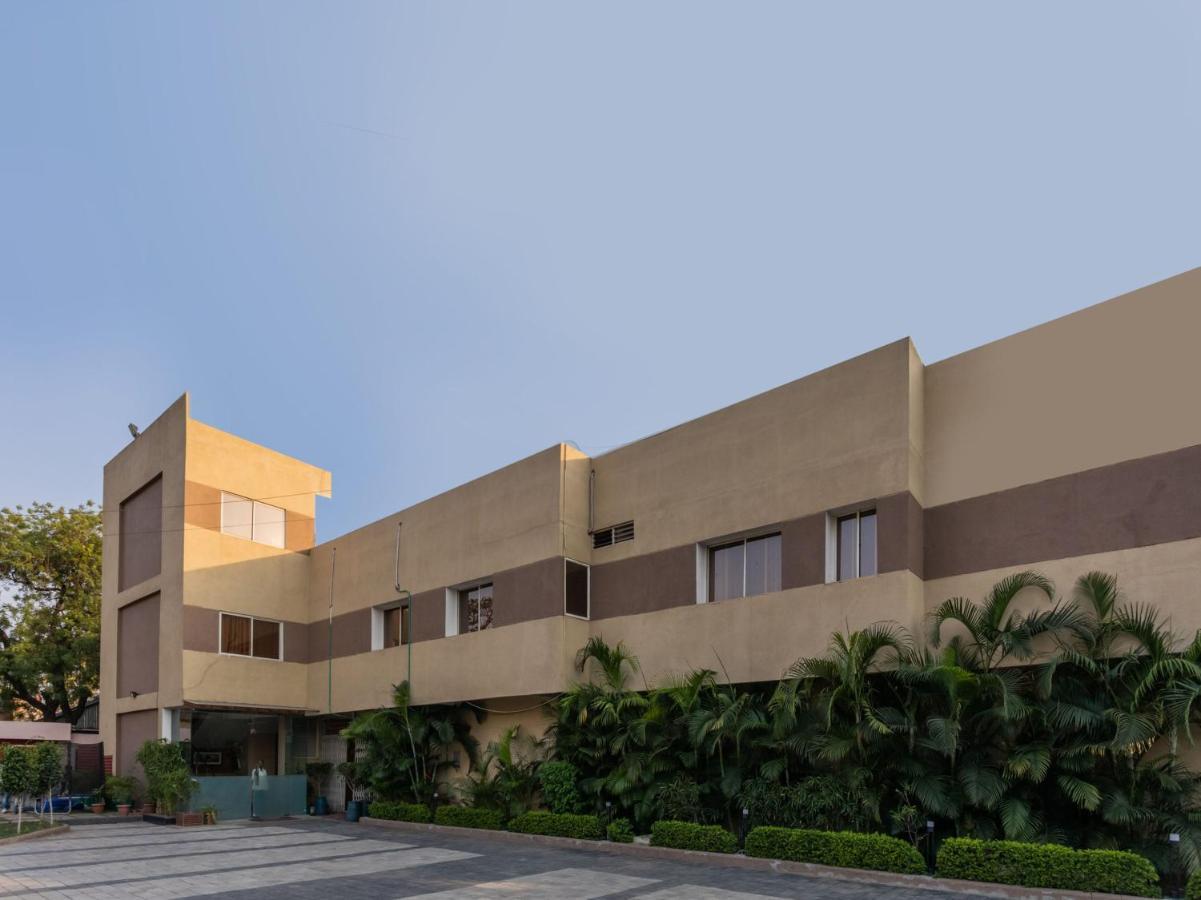 Spot On 73694 Hotel Prakash Saharanpur Εξωτερικό φωτογραφία